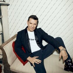 Posado de Jesús Vázquez, presentador del Benidorm Fest 2026