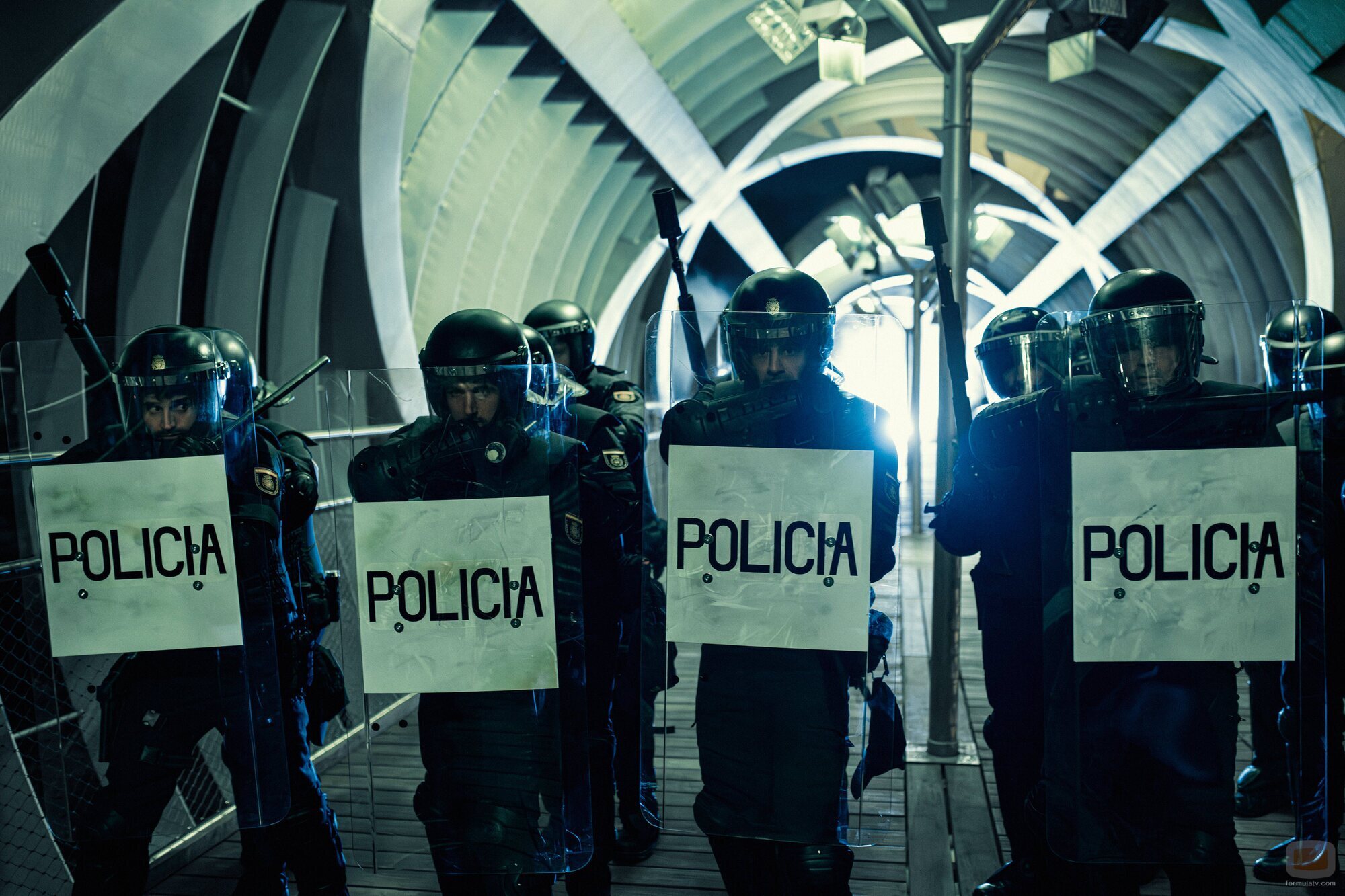 Capítulo 1 titulado 'La noche de las sirenas' de 'Salvador'