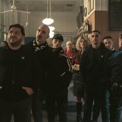 César Mateo y Claudia Salas en Capítulo 1 titulado 'La noche de las sirenas' de 'Salvador'