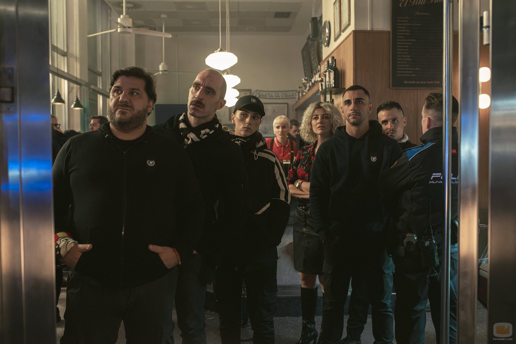 César Mateo y Claudia Salas en Capítulo 1 titulado 'La noche de las sirenas' de 'Salvador'