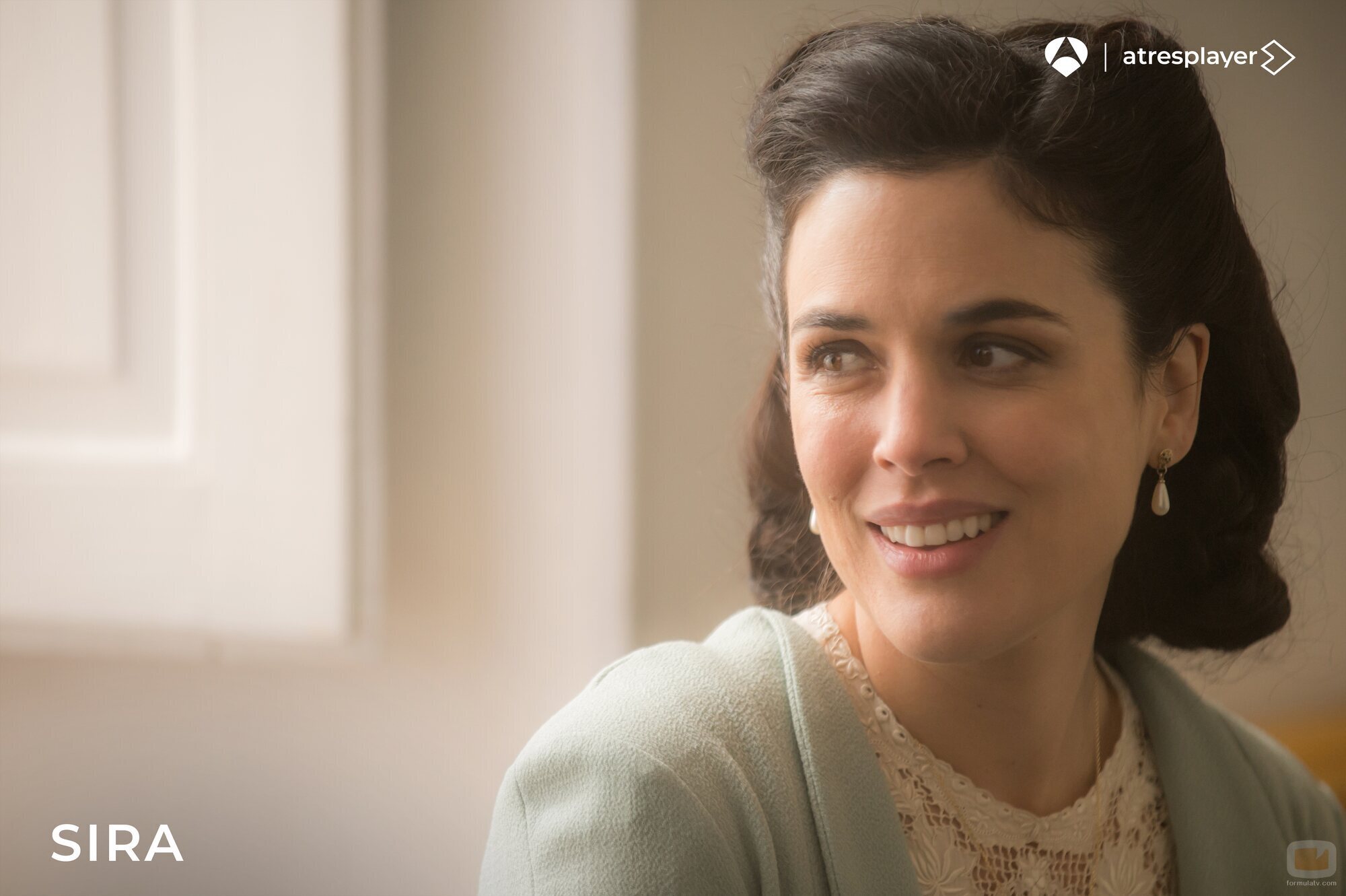 Adriana Ugarte como Sira Quiroga en 'Sira'