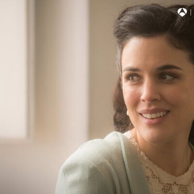 Adriana Ugarte como Sira Quiroga en 'Sira'
