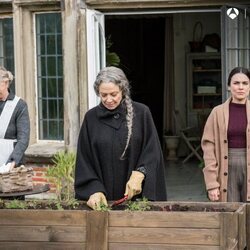 Sue Flack, Kathleen Gati y Adriana Ugarte en 'Sira'