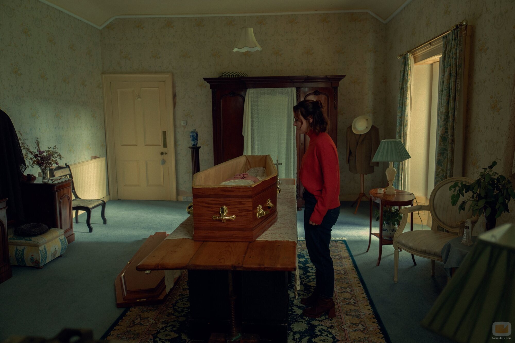 Roisin Gallagher en la temporada 1 y el capítulo 01 de 'Cómo llegar al cielo desde Belfast'