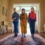 1x01 titulado 'El velatorio' de 'Cómo llegar al cielo desde Belfast'