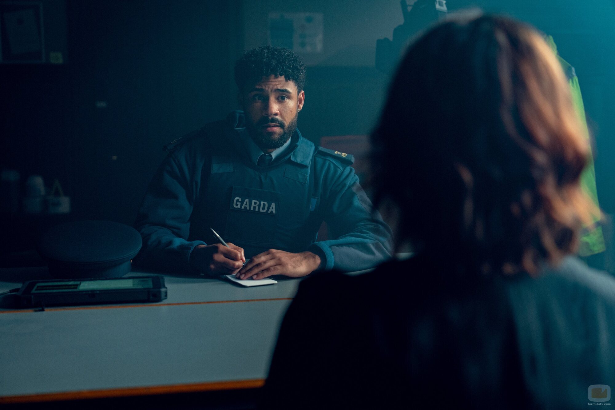 Darragh Hand en el 1x02 de 'Cómo llegar al cielo desde Belfast'