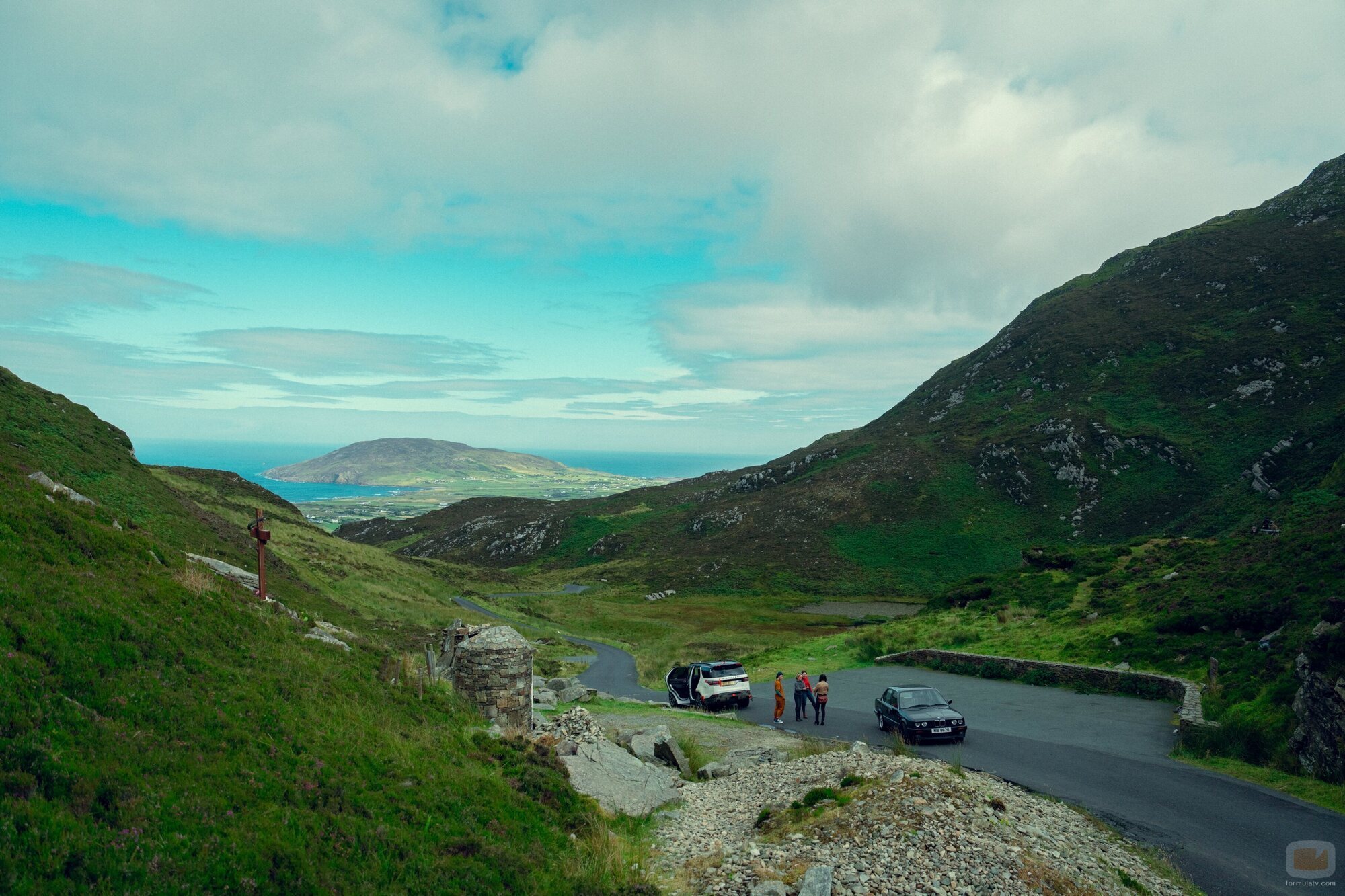1x02 de 'How to Get to Heaven from Belfast'