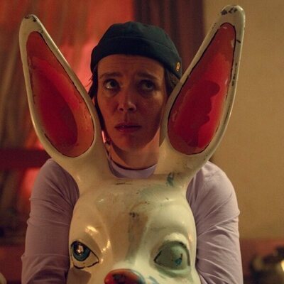 Caoilfhionn Dunne en la temporada 1 y el capítulo 03 de 'Cómo llegar al cielo desde Belfast'