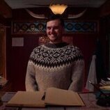 Kerr Logan en 1x07 titulado 'Fugitivas, mentirosas y ángeles caídos' de 'Cómo llegar al cielo desde Belfast'