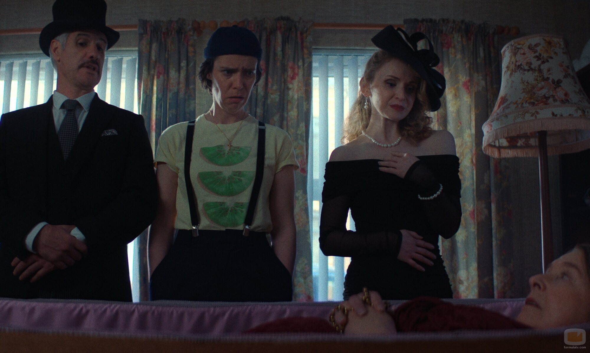 Caoilfhionn Dunne en 1x07 'Fugitivas, mentirosas y ángeles caídos' de 'Cómo llegar al cielo desde Belfast'