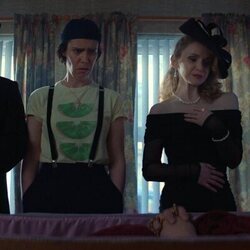 Caoilfhionn Dunne en 1x07 'Fugitivas, mentirosas y ángeles caídos' de 'Cómo llegar al cielo desde Belfast'