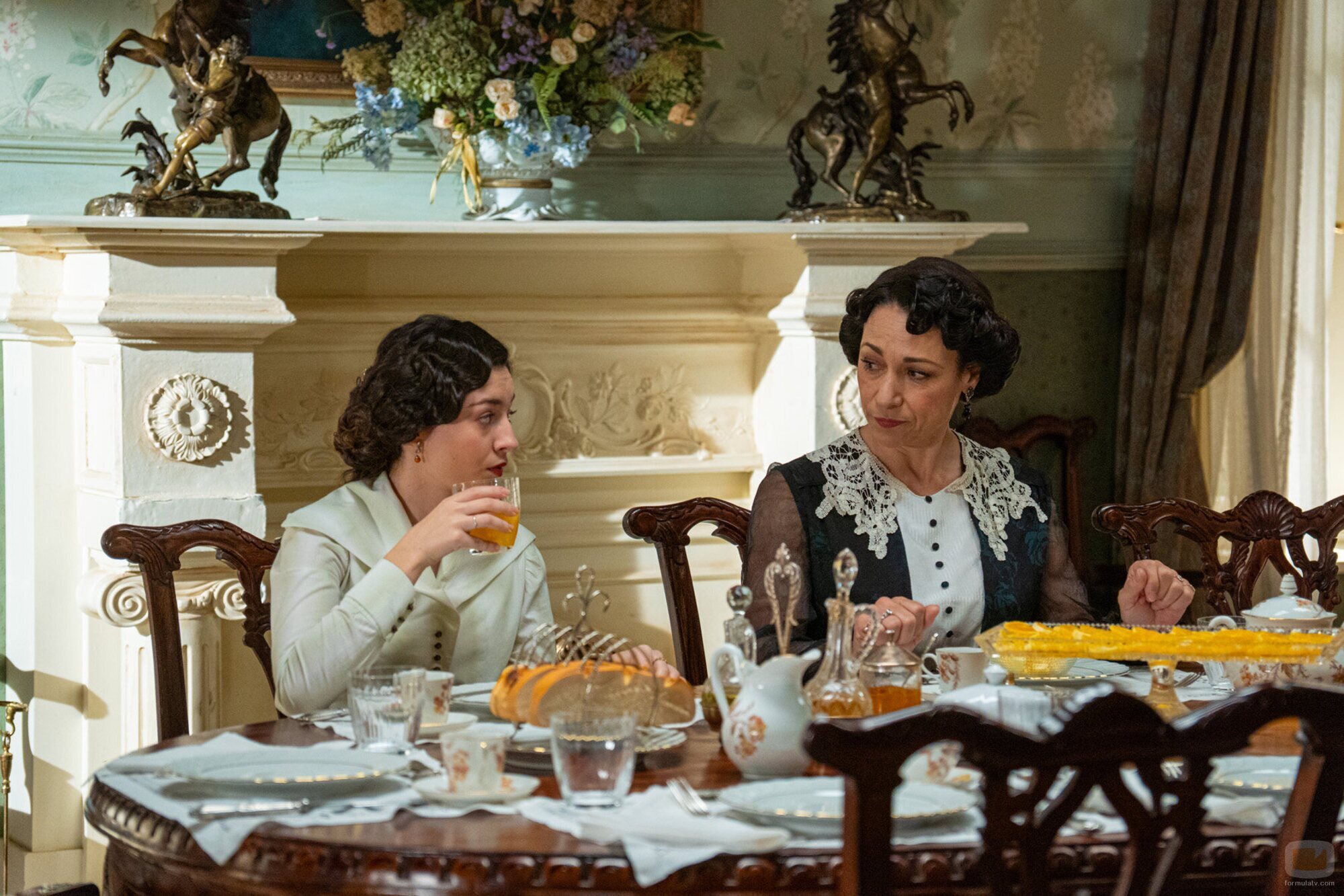 Isabel Serrano y Marta Costa en el 5x42 de 'La Promesa'