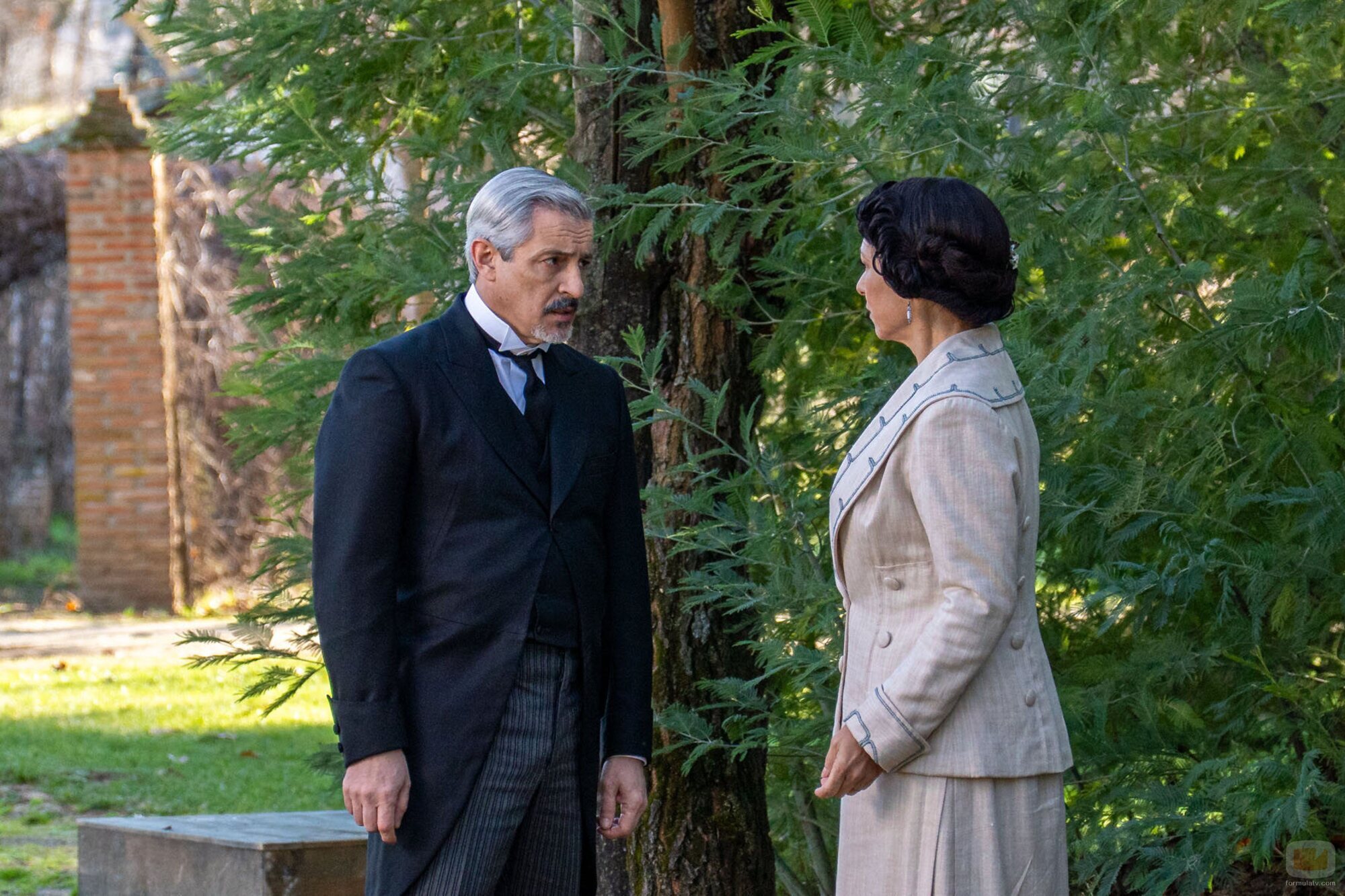 Fernando Coronado y Isabel Serrano en la temporada 5 y el capítulo 46 de 'La promesa'