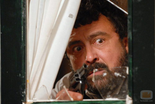 Paco dispara en 'Los hombres de Paco'