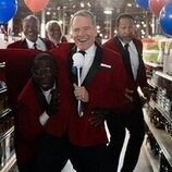 Bryan Cranston y Gary Anthony Williams en Capítulo 1 titulado 'Episodio 1' de 'Malcolm: De mal en peor'