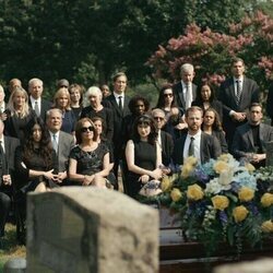 1x01 titulado 'Compradle un collar a la abuela' de 'Errores épicos'