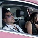 Dan Levy y Taylor Ortega en 1x03 titulado 'Enséñame la pasta' de 'Errores épicos'