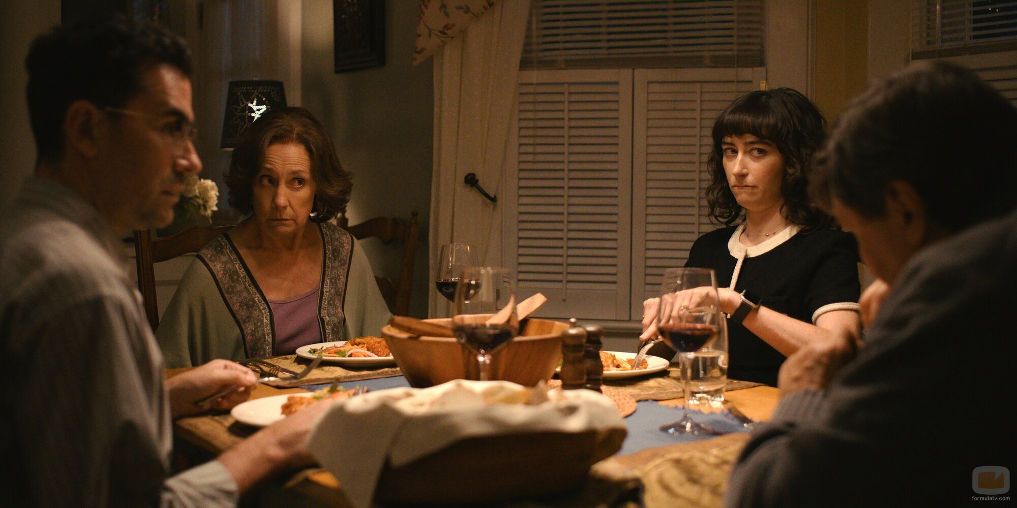 Laurie Metcalf y Abby Quinn en 'La debilidad siempre sale a la luz' de 'Errores épicos'