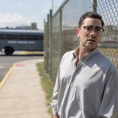 Dan Levy en la temporada 1 y el capítulo 04 de 'Errores épicos'