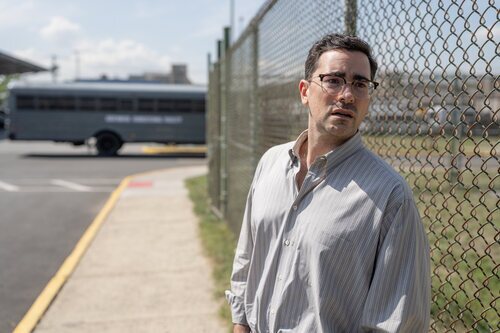 Dan Levy en la temporada 1 y el capítulo 04 de 'Errores épicos'
