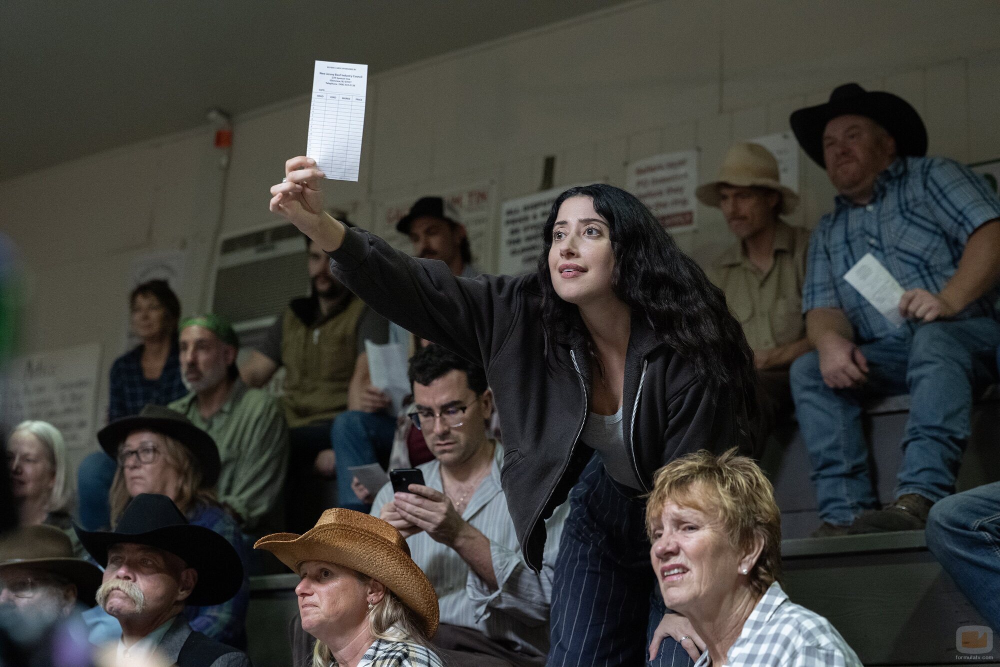 Taylor Ortega y Dan Levy en Capítulo 5 titulado 'Santiago 4, 17' de 'Errores épicos'