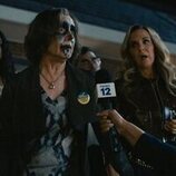 Elizabeth Perkins y Laurie Metcalf en 1x06 'El que se mete con mi familia, se mete conmigo' de 'Errores épicos'