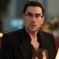 Dan Levy en el 1x07 de 'Big Mistakes'