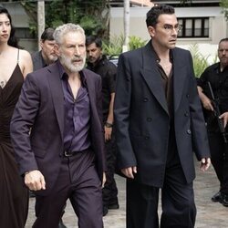 Dan Levy y Taylor Ortega en 1x07 titulado 'Me lo he pasado muy bien contigo' de 'Errores épicos'