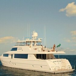 Taylor Ortega y Dan Levy en 1x07 titulado 'Me lo he pasado muy bien contigo' de 'Errores épicos'