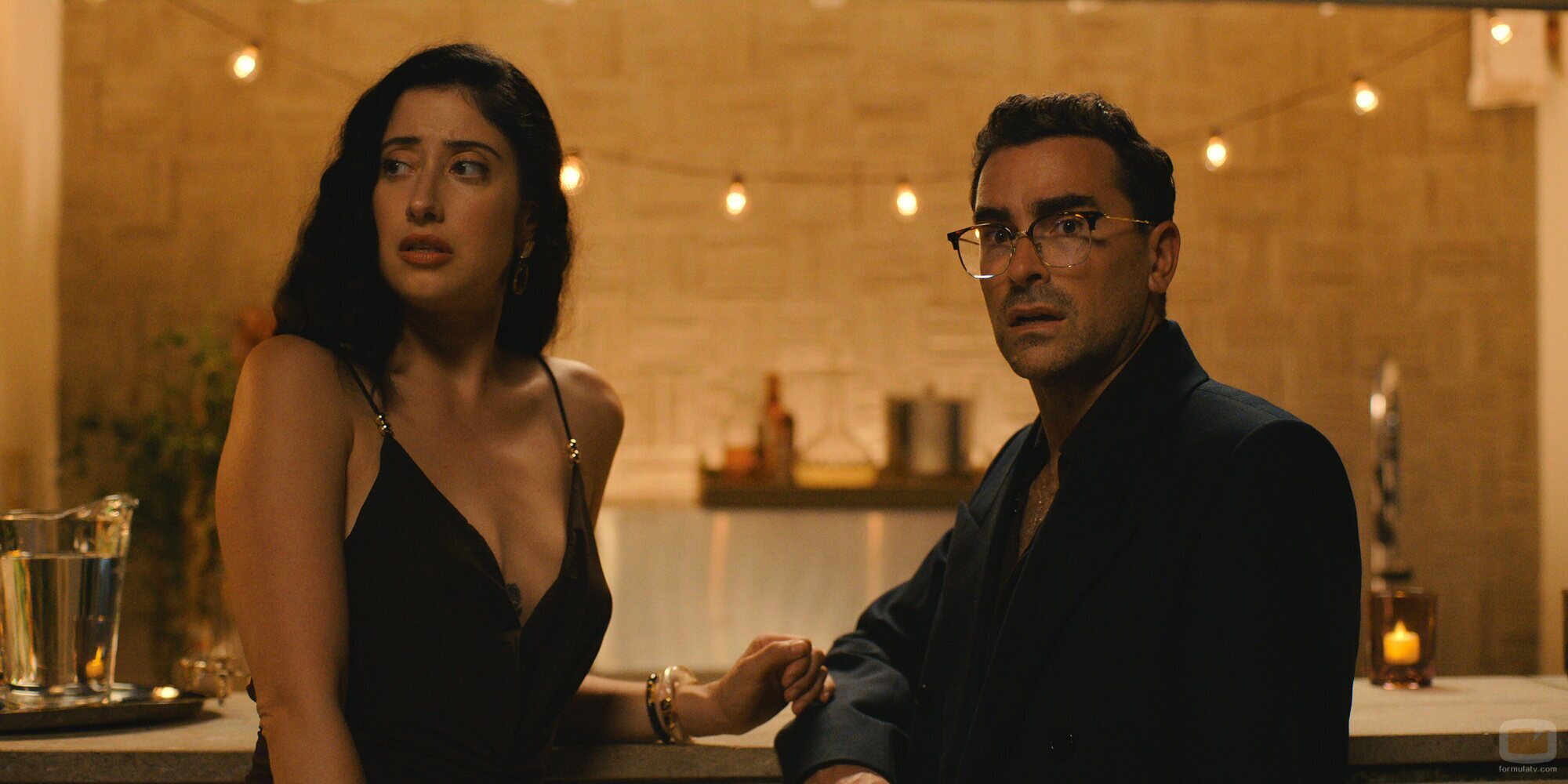 Dan Levy y Taylor Ortega en 1x07 'Me lo he pasado muy bien contigo' de 'Errores épicos'
