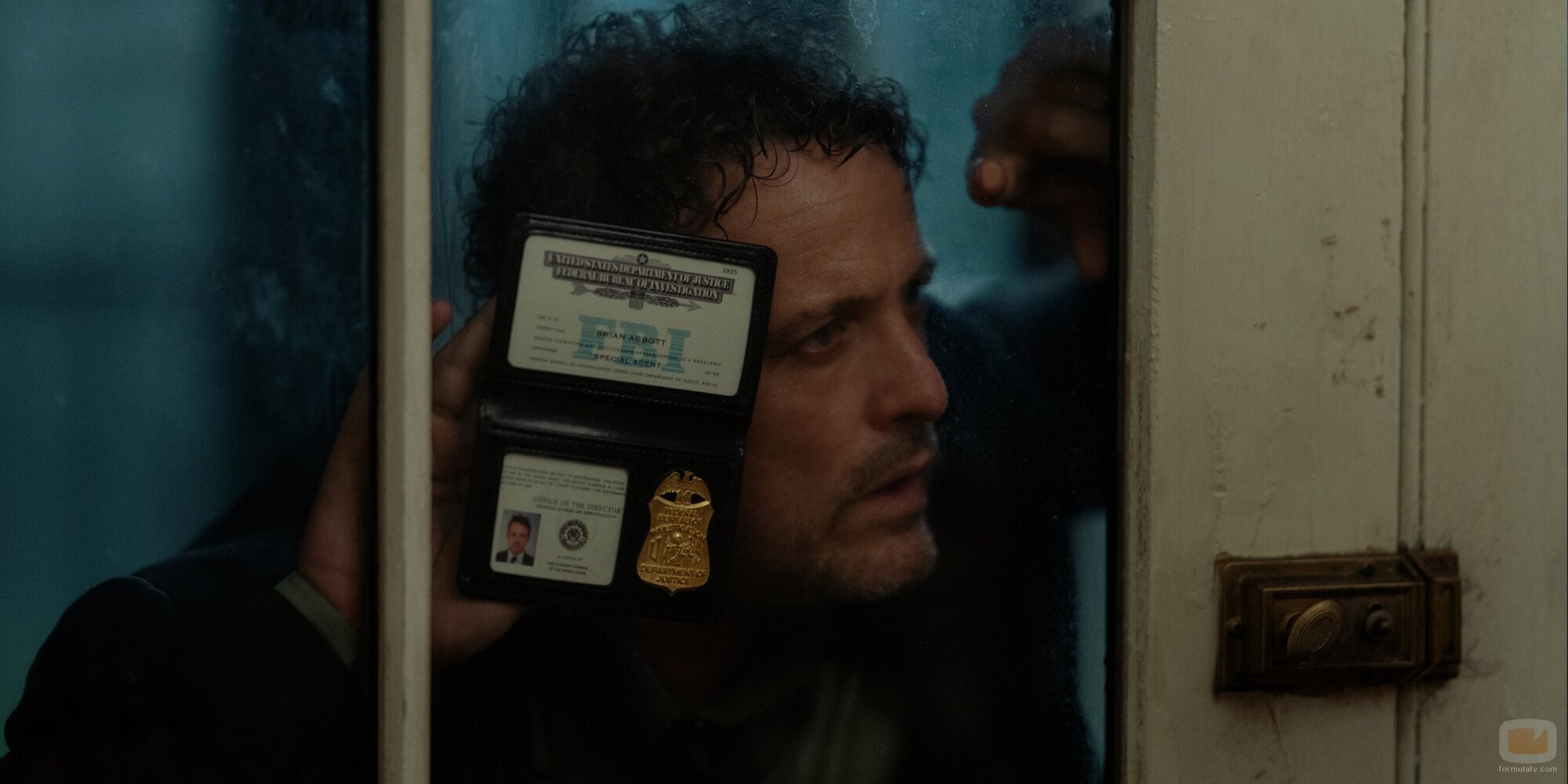 David Lyons en 1x01 titulado 'Perro loco' de 'La bestia en mí'