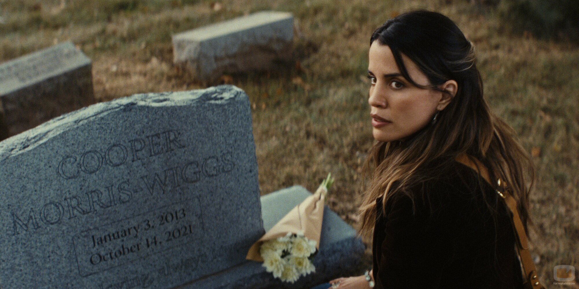 Natalie Morales en 1x01 'Perro loco' de 'La bestia en mí'