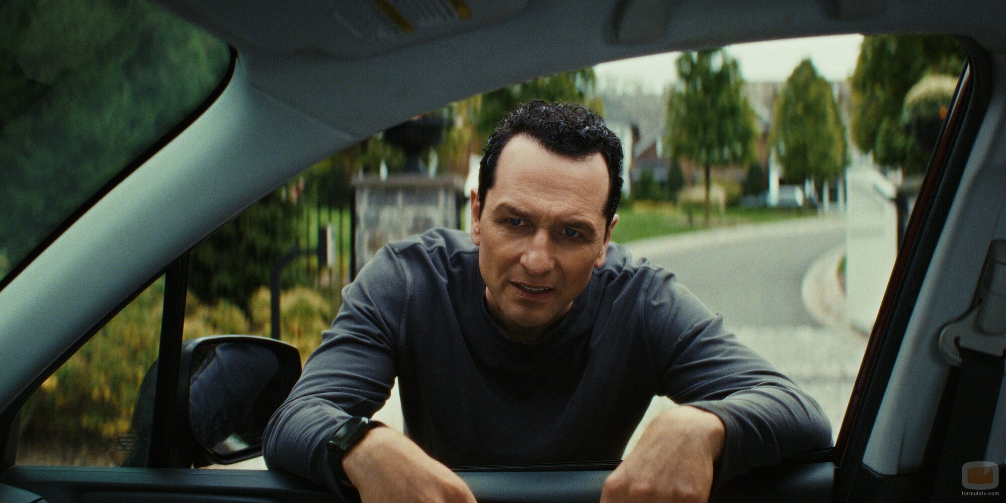 Matthew Rhys en 1x02 titulado 'No quiero estar solo' de 'La bestia en mí'