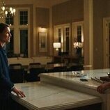 Matthew Rhys y Claire Danes en 1x02 'No quiero estar solo' de 'La bestia en mí'