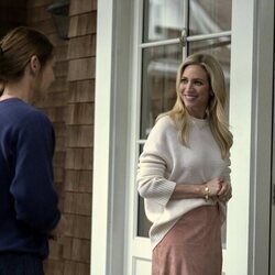 Claire Danes y Brittany Snow en 1x02 titulado 'No quiero estar solo' de 'La bestia en mí'