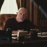 Jonathan Banks en 1x03 titulado 'Secreto a voces' de 'La bestia en mí'