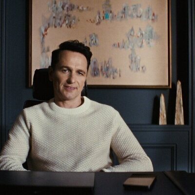 Imagen de Matthew Rhys en la temporada 1 y el capítulo 03 de 'La bestia en mí'