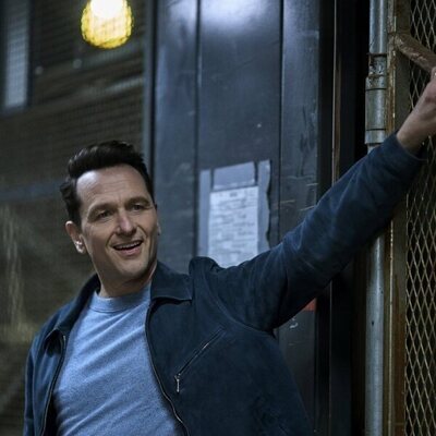 Still de Matthew Rhys en la temporada 1 y el capítulo 03 de 'La bestia en mí'