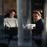 Matthew Rhys y Claire Danes en 'Secreto a voces' de 'La bestia en mí'