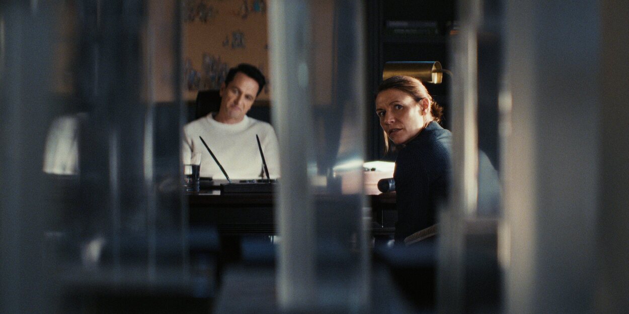 Matthew Rhys y Claire Danes en 'Secreto a voces' de 'La bestia en mí'