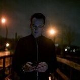 Matthew Rhys en 1x05 titulado 'Bacanal' de 'La bestia en mí'