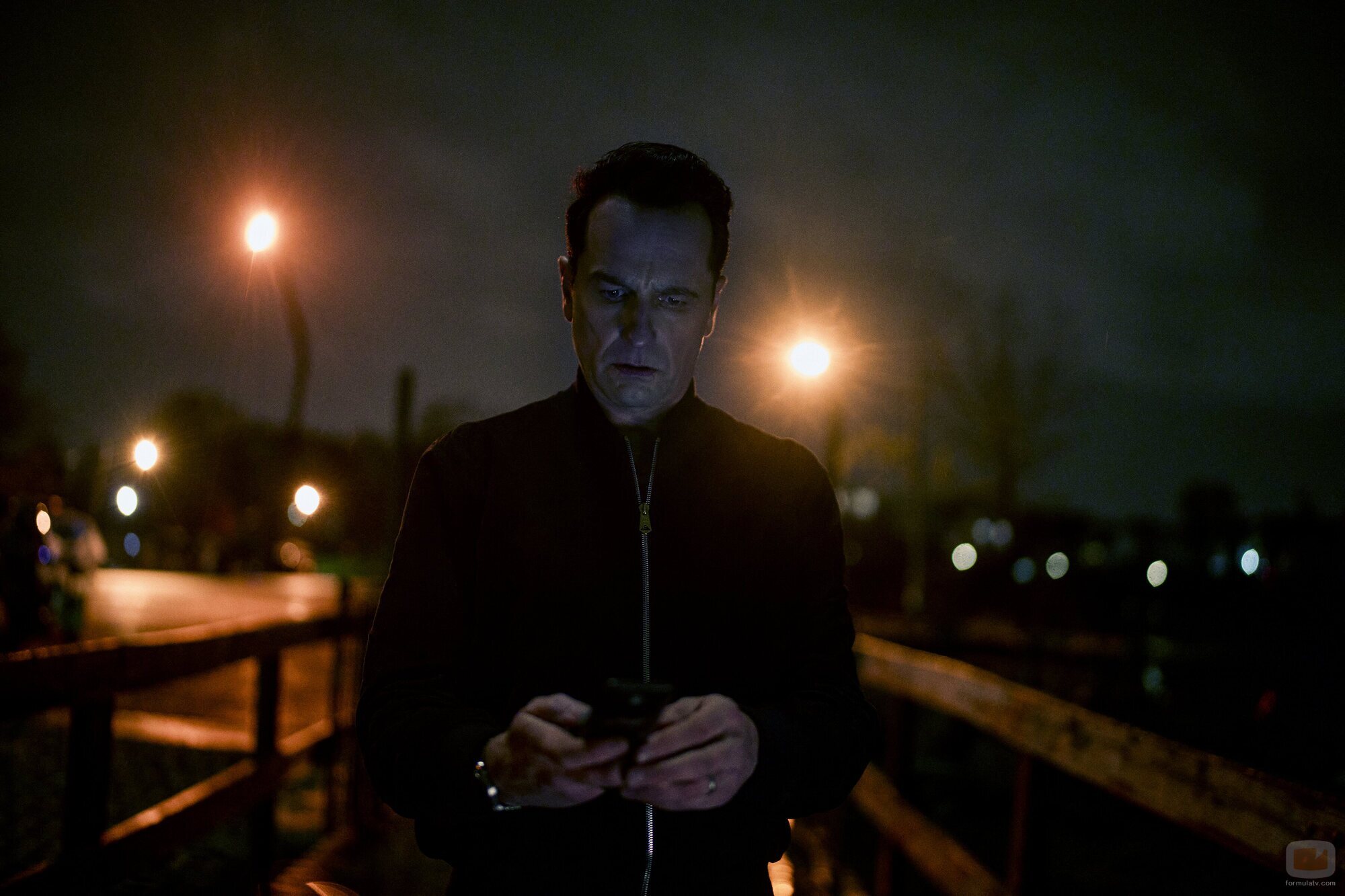 Matthew Rhys en 1x05 titulado 'Bacanal' de 'La bestia en mí'