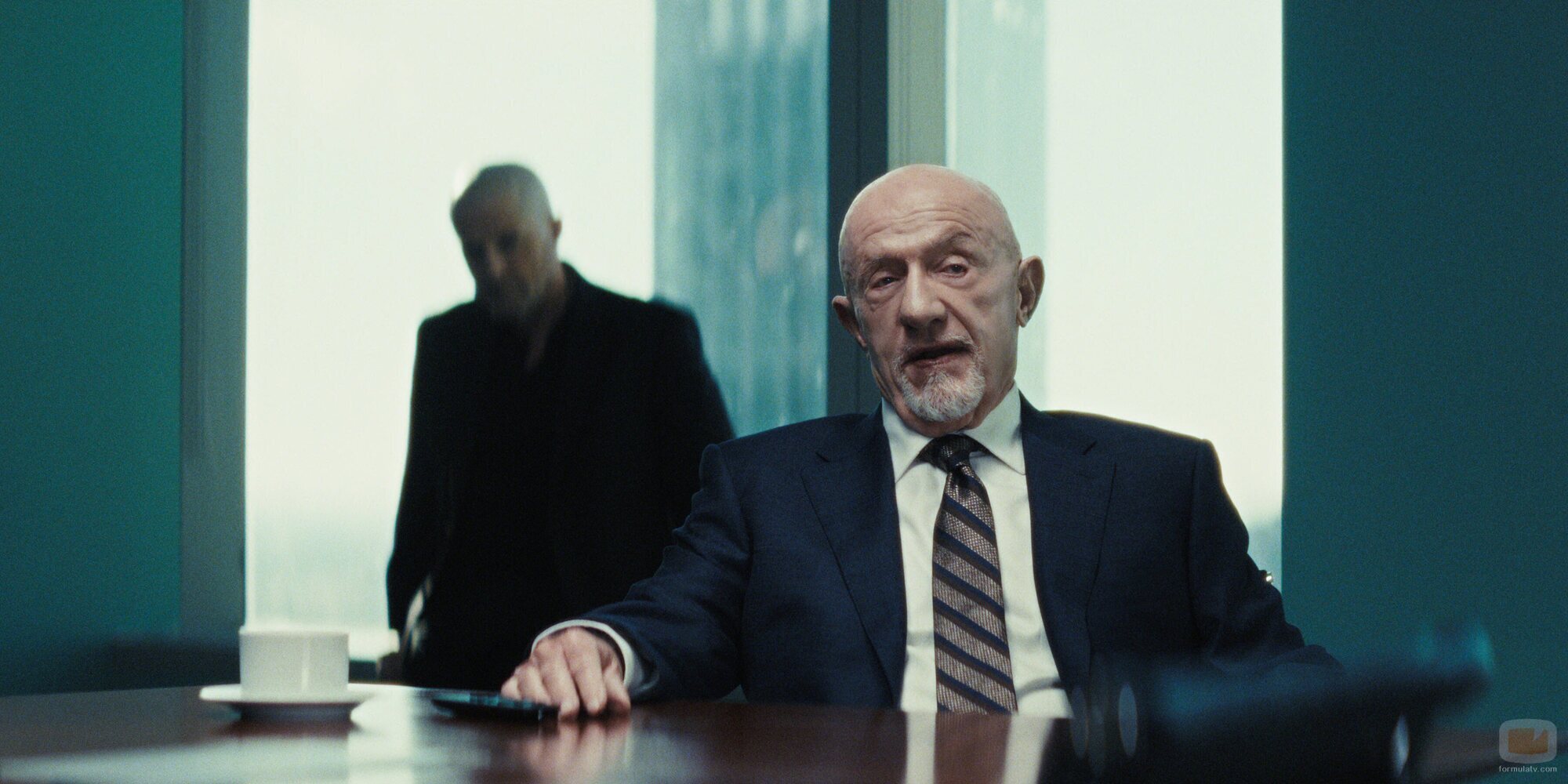 Jonathan Banks en el 1x06 de 'The Beast in Me'