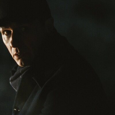 Matthew Rhys en el 1x07 de 'La bestia en mí'