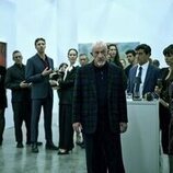 Jonathan Banks en 1x07 'Fantasmas' de 'La bestia en mí'