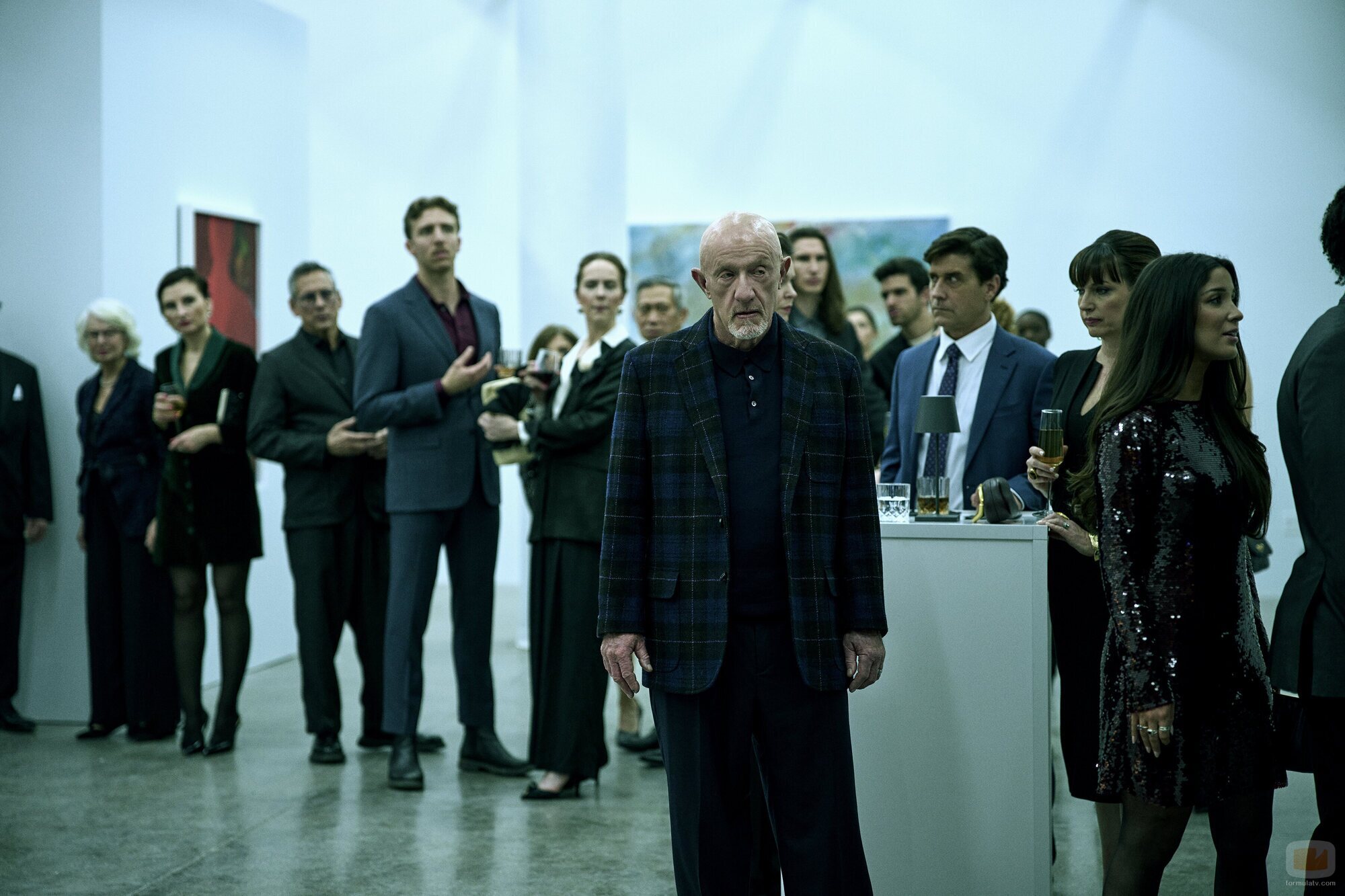 Jonathan Banks en 1x07 'Fantasmas' de 'La bestia en mí'