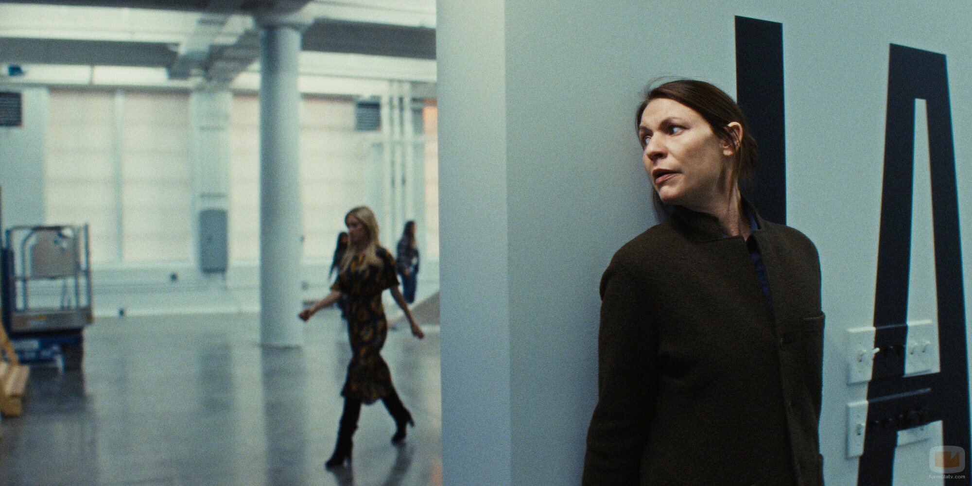 Claire Danes y Brittany Snow en el 1x08 de 'La bestia en mí'