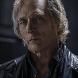 William Fichtner en 1x01 'Te observamos. Y siempre estamos ahí' de 'Talamasca: La Orden Secreta, de Anne Rice'