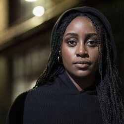 Simona Brown en 'Te observamos. Y siempre estamos ahí' de 'Talamasca: La Orden Secreta, de Anne Rice'