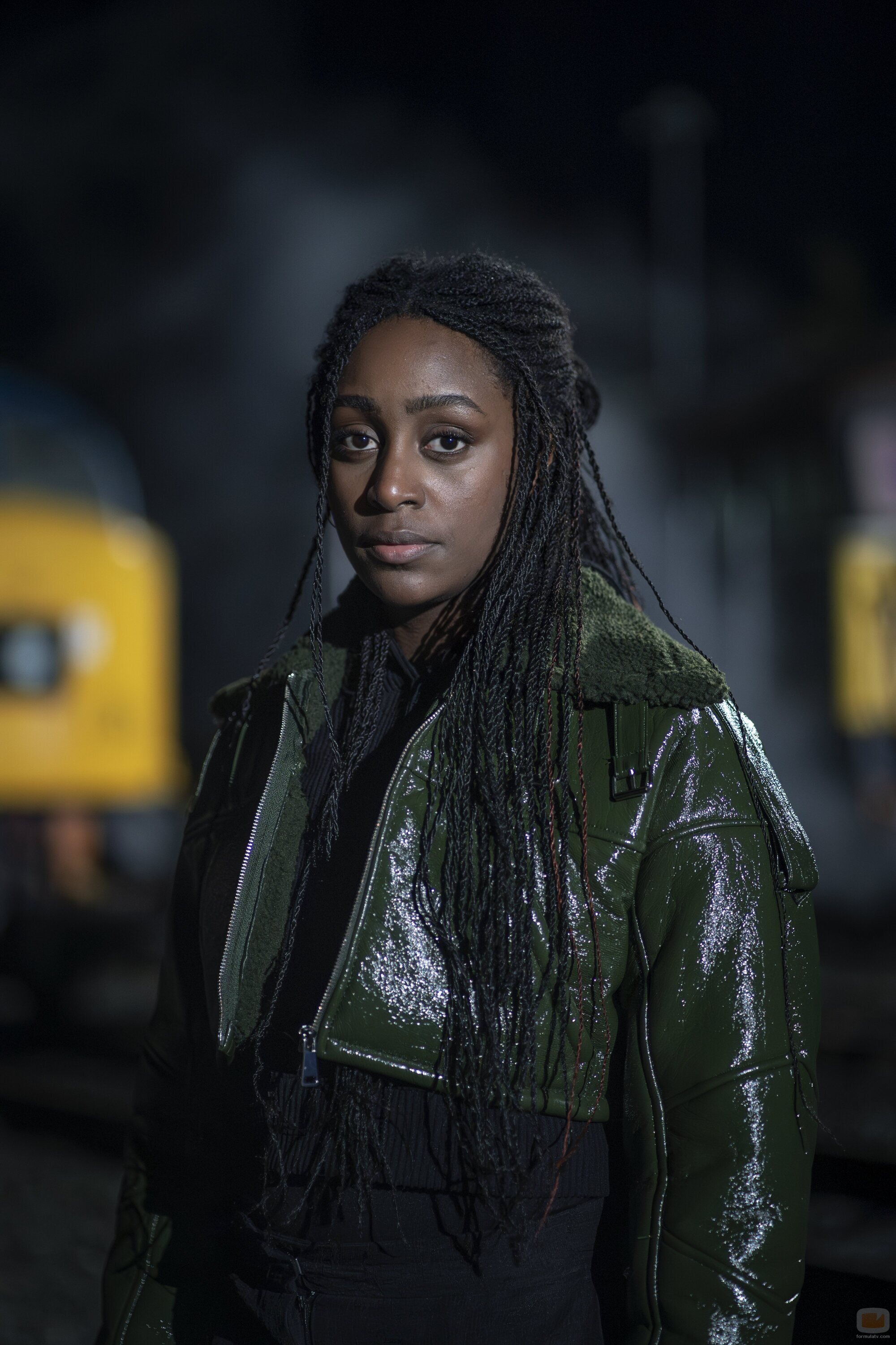 Simona Brown en 1x01 titulado 'Te observamos. Y siempre estamos ahí' de 'Talamasca: La Orden Secreta, de Anne Rice'